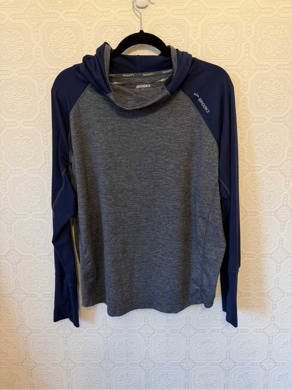 Brooks Dash Hoodie Size L - Navy & Gray